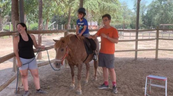 Campamento urbano con hípica en Madrid